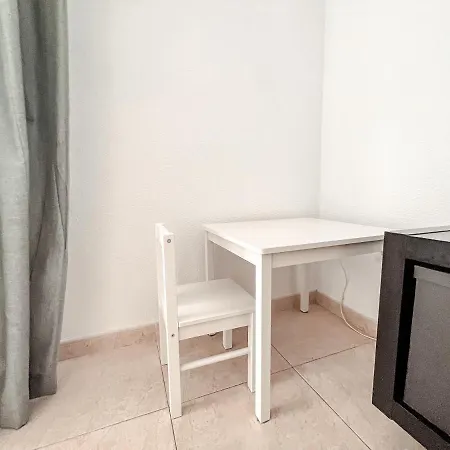 Quiet Sunviet Stay, Pool & Morning Sun Balcony Cs021