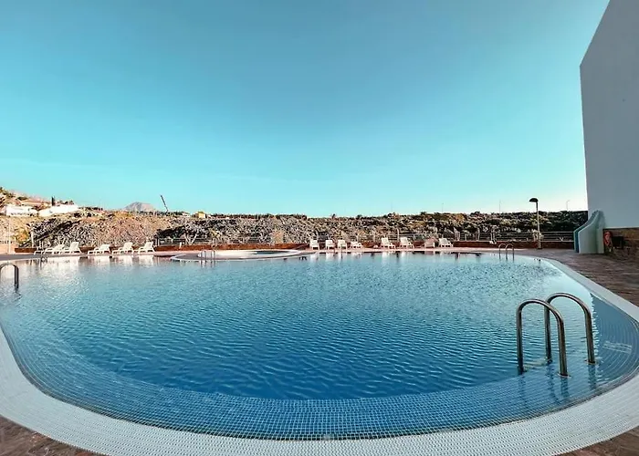 Quiet Sunviet Stay, Pool & Morning Sun Balcony Cs021 *