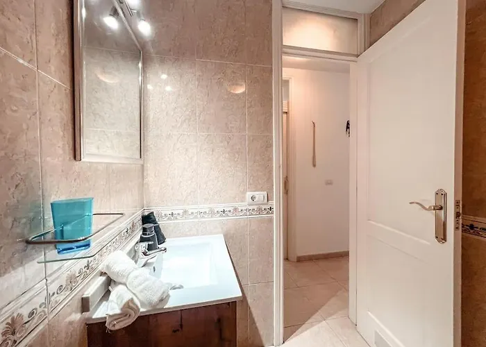 Quiet Sunviet Stay, Pool & Morning Sun Balcony Cs021