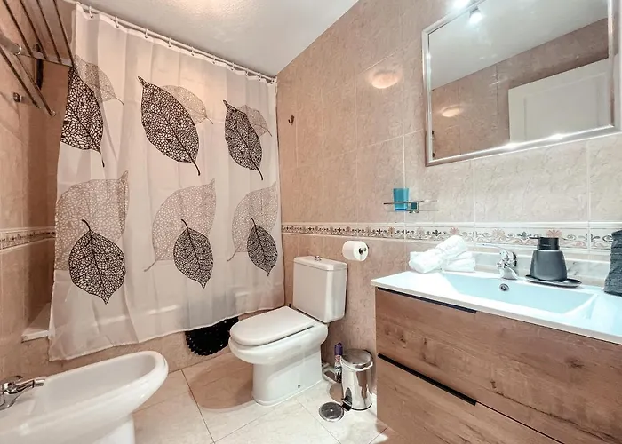 Quiet Sunviet Stay, Pool & Morning Sun Balcony Cs021